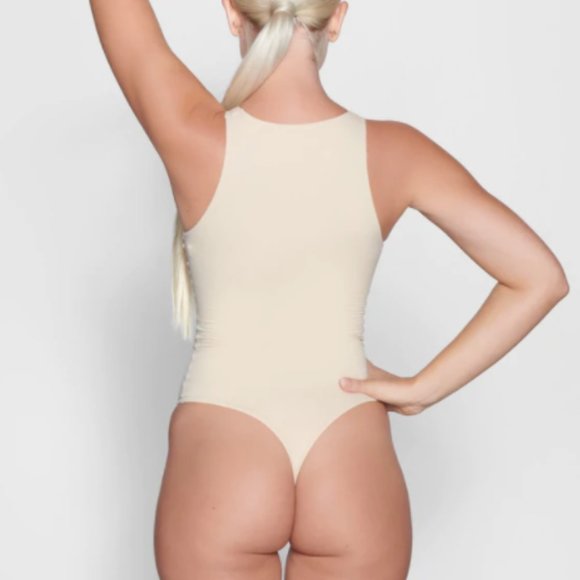 SKIMS FITS EVERYBODY HIGH NECK BODYSUIT - Picture 2 of 5